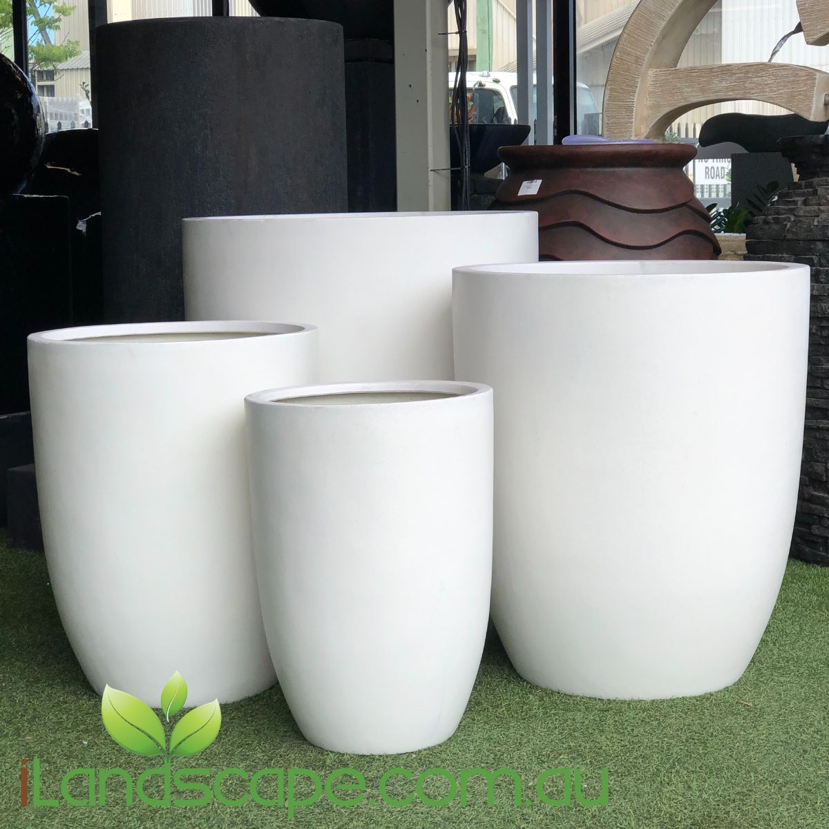 Chambers U Pot by Modstone is a designer range of strong, durable lightweight planters with a stylish terrazzo appearance. Modstone Pots are made using a similar production process to our  Urbanlite range, but also contain a coarse stone grit exterior layer which can be treated to produce a variety of attractive polished and rough finishes